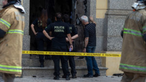Al menos 13 muertos en un tiroteo en un intento de atraco a dos bancos en Brasil
