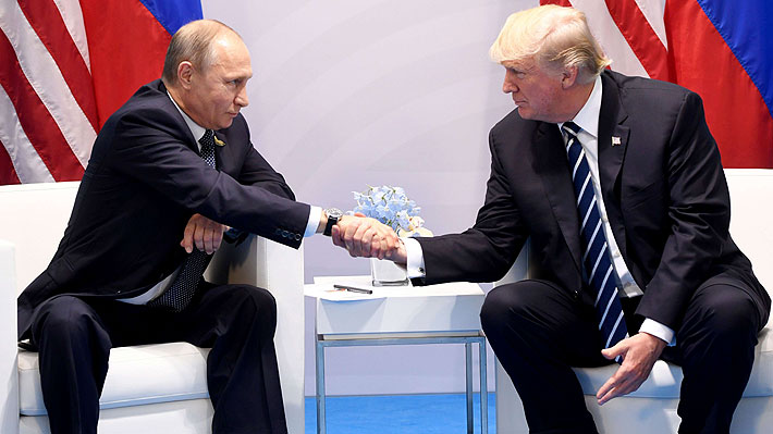 Vladímir Putin asegura a Donald Trump que está abierto al diálogo en una felicitación navideña