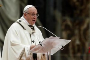 Papa Francisco llama a imitar la “generosidad y humildad” de los Reyes Magos