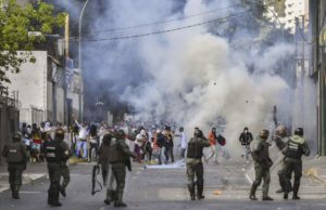 Suben a 26 las muertes en medio de las protestas en Venezuela