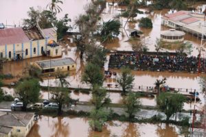 Socorristas no dan abasto en el sureste africano golpeado por ciclón Idai