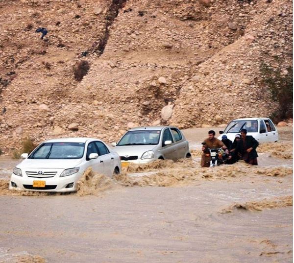 Inundaciones repentinas en Afganistán, Pakistán e Irán dejan 35 muertos