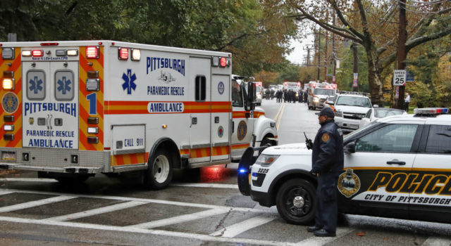Al menos cuatro heridos tras tiroteo en una sinagoga en California