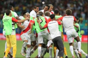 Perú avanza a las semifinales de la Copa América tras derrotar a Uruguay