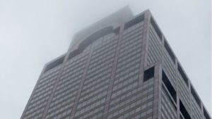 Un helicóptero se estrella contra un edificio en Manhattan