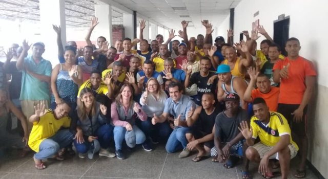 Llegan a Colombia 59 ciudadanos liberados por Venezuela tras tres años presos
