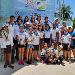 Los Ángeles del Centro Español gana Campeonatos de Natación de Santiago