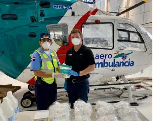 Gonzalo Castillo entrega mascarillas N95 y litros de alcohol al CESAC para enfrentar el COVID-19