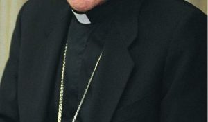 Sacerdote católico favorece posposición elecciones presidenciales ante situación de emergencia nacional