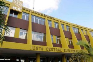 Pleno JCE designa miembros en comisiones para adecuación de leyes de Régimen Electoral, Partidos y Registro Civil