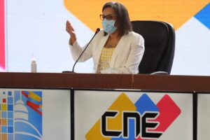 En la imagen, la presidenta del Consejo Nacional Electoral de Venezuela (CNE), Indira Alfonzo. EFE/Miguel Gutiérrez/Archivo