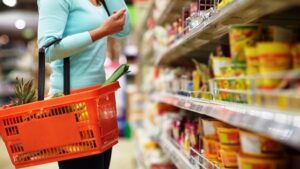 Consumidores piden al gobierno controlar precios artículos canasta básica