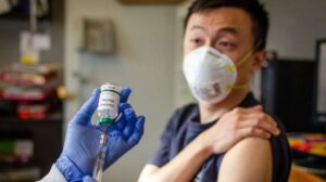 Vacuna de emergencia contra COVID-19 en China está destinada a proteger a grupos de alto riesgo