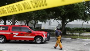 Un bombero de EE.UU. recibe una alarma de incendio en su propia casa pero llega demasiado tarde