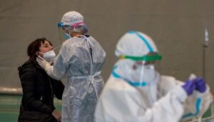 España exigirá prueba PCR negativa a viajeros procedentes de países en riesgo de COVID-19