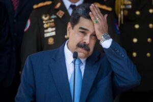 Maduro rehúsa entrar en el 