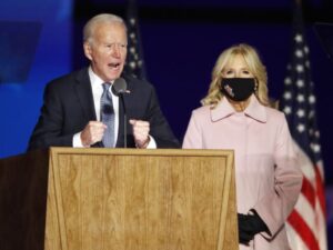 Biden pide a los estadounidenses que extremen precauciones por Acción de Gracias