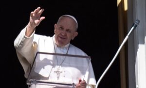 El papa dice que la pandemia amplificó las injusticias en Latinoamérica
