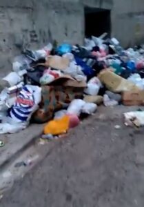 Denuncia cúmulo de basura en barrio La Rosa de Herrera, pide intervención del ayuntamiento