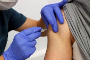 Suspenden en Brasil los ensayos vacuna china contra el COVID-19 tras un 
