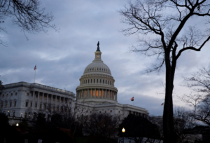 El Congreso de EE.UU. aprueba fondos por dos días para evitar el cierre del Gobierno