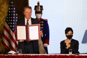 Ecuador y EE.UU. firman un acuerdo comercial de primera fase