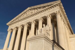 Vista exterior del Tribunal Supremo de EE.UU, en Washington, este 11 de diciembre de 2020. EFE/Michael Reynolds