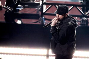 El rapero Eminem durante una actuación. EFE/EPA/ETIENNE LAURENT/Archivo