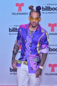 Fotografía de archivo fechada el 27 de abril de 2017 que muestra al rapero puertorriqueño Bryant Myers mientras posa en la alfombra de los Premios Bilboard Latino 2017, en el Watsco Center de la Universidad de Miami, Florida (EE.UU.). EFE/Giorgio Viera