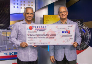 LEIDSA entrega 25 millones de pesos a ganador de Súper Kino Tv