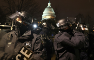 Declaran seguro el Capitolio de EE.UU., tras cuatro horas de tensión y enfrentamientos con la Policía
