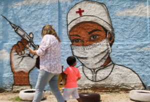 Un 79 % de los brasileños piensa que la pandemia está fuera de control