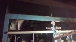VIDEO | Se registra incendio en establecimiento comercial de Mao, Valverde