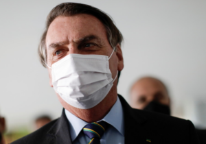Bolsonaro oficializa seis cambios en su gabinete, tras la salida del canciller y el ministro de Defensa
