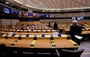 Vista del hemiciclo del Parlamento Europea en Bruselas. EFE/EPA/OLIVIER HOSLET