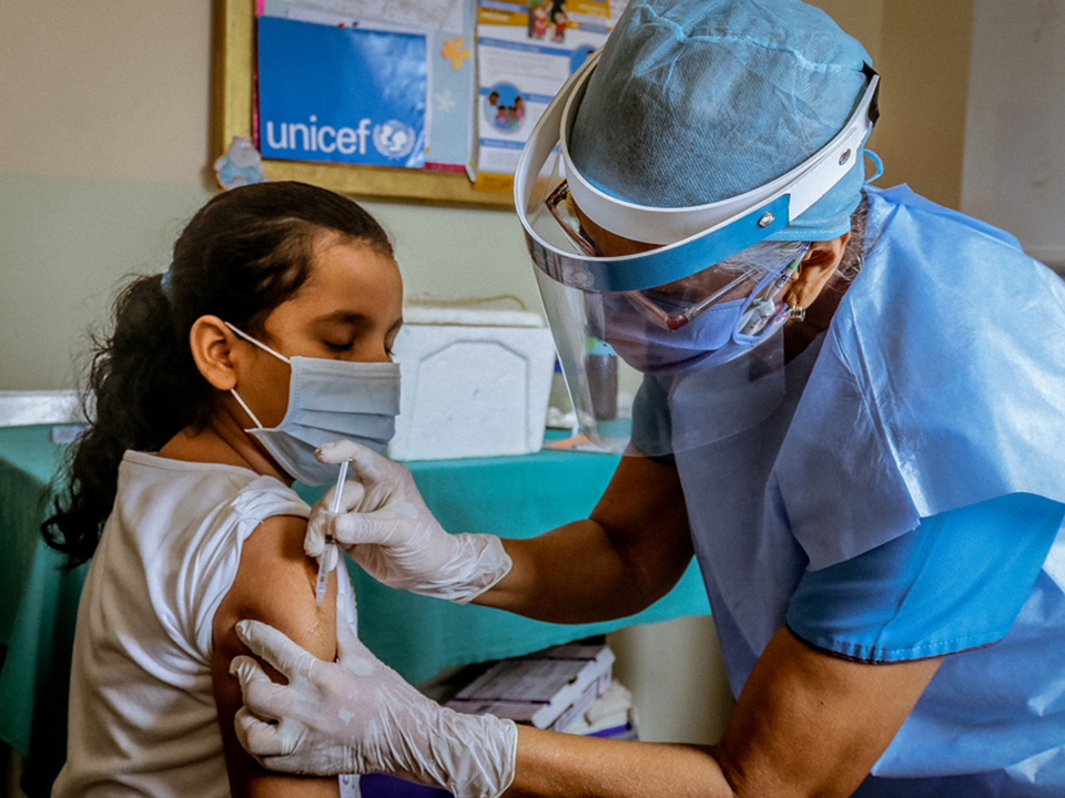 Unicef advierte pandemia ha reducido cobertura regular de vacunación de niños en el país
