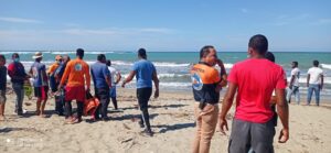 Recuperan cadáver de uno de los dos bañistas reportados desaparecidos en Playa Cangrejo