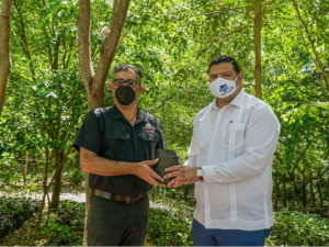 Restauran viveros de mangles en Parque Ecológico de Nigua