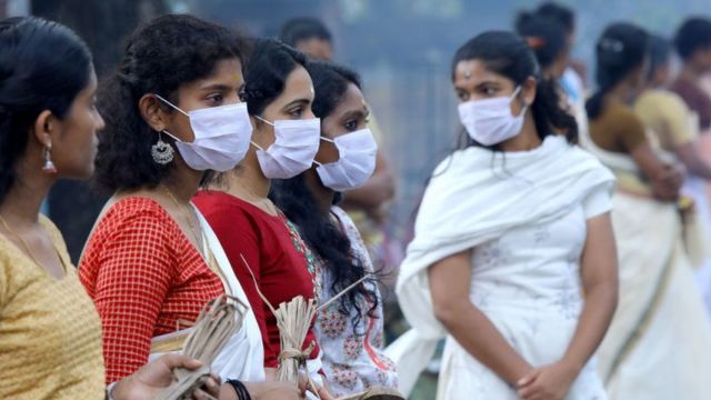 India rompe récord mundial de contagios por coronavirus en un día