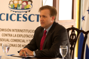 EE.UU. entrega a Panamá tecnología para reforzar el control migratorio