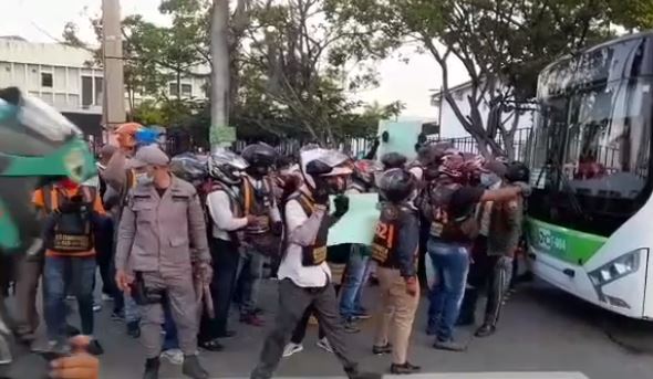 Motoconchistas de la Núñez de Cáceres protestan por supuesto desalojo de la ruta