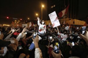 Fujimori lidera un mitin de protesta por 