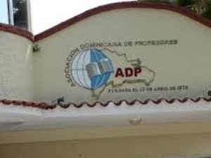 Maestros denuncian son excluidos de padrón en elecciones ADP
