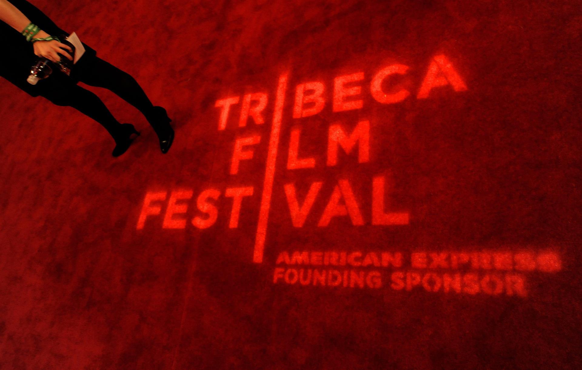 Con motivo de esta festividad, Tribeca proyectará 10 cortometrajes de directores negros, indígenas o de otras minorías étnicas dentro del programa "Rising Voices" (Voces que se alzan, en español), así como cuatro documentales de cuatro directoras afroamericanas, entre otras cintas. EFE/Peter Foley/Archivo