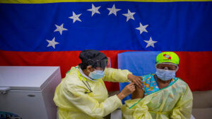 Venezuela denuncia no puede comprar vacunas a través del mecanismo Covax