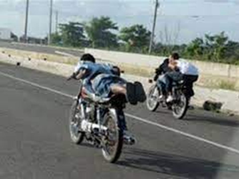 Policía Nacional frustra carrera clandestina de motocicletas en Cotuí