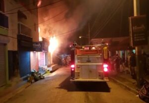 Incendio destruye vivienda en San Juan