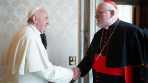 Papa Francisco rechaza la dimisión del cardenal alemán Marx por escándalo de abuso sexual