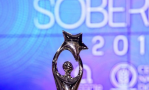 Dan toques finales a alfombra roja de Premios Soberano 2021