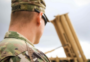 EE.UU. retira cientos de tropas, aviones y baterías antimisiles de Oriente Medio